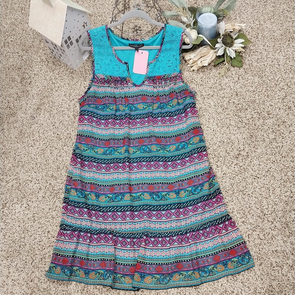 3517 Size 18 Chris McLaughlin Lined, Beaded Dress in Green and Navy.